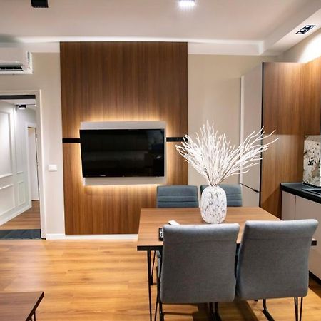 Luxury Apartment At Condor Center Tirana Esterno foto