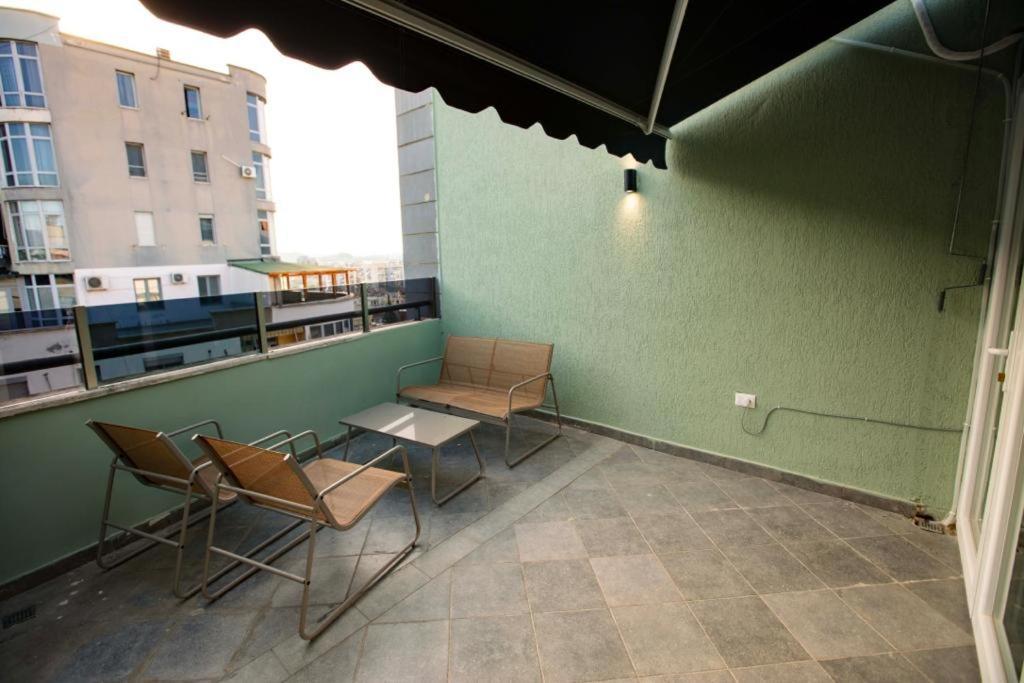 Luxury Apartment At Condor Center Tirana Esterno foto