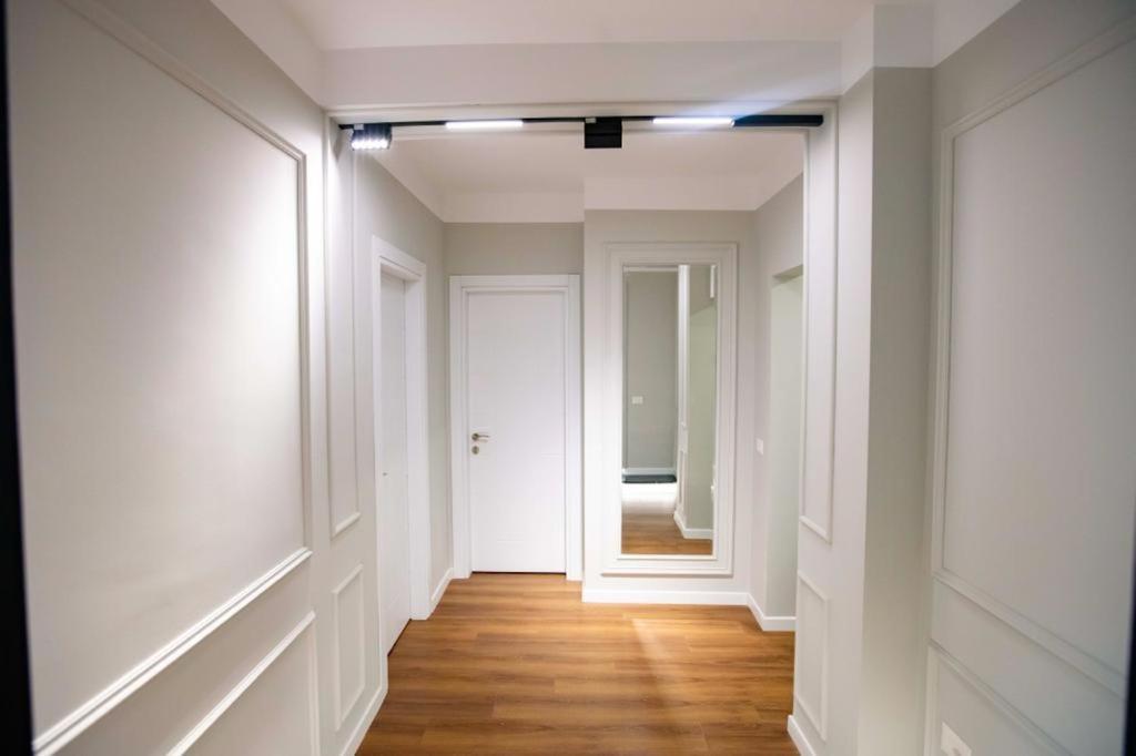 Luxury Apartment At Condor Center Tirana Esterno foto