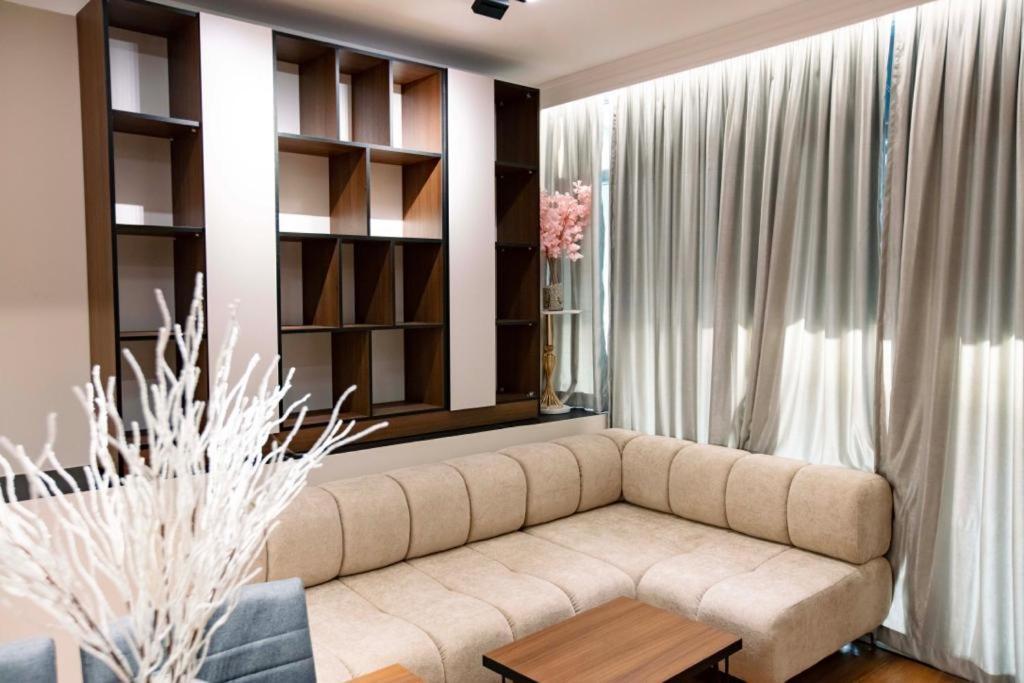 Luxury Apartment At Condor Center Tirana Esterno foto